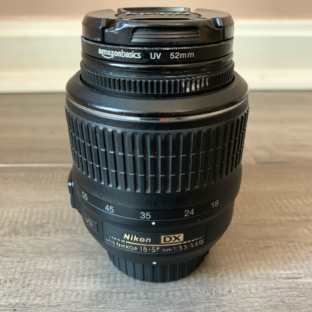 Nikon DX AF-S Nikkor 18-55mm 5.6G VR Lens - Picture 2 of 11